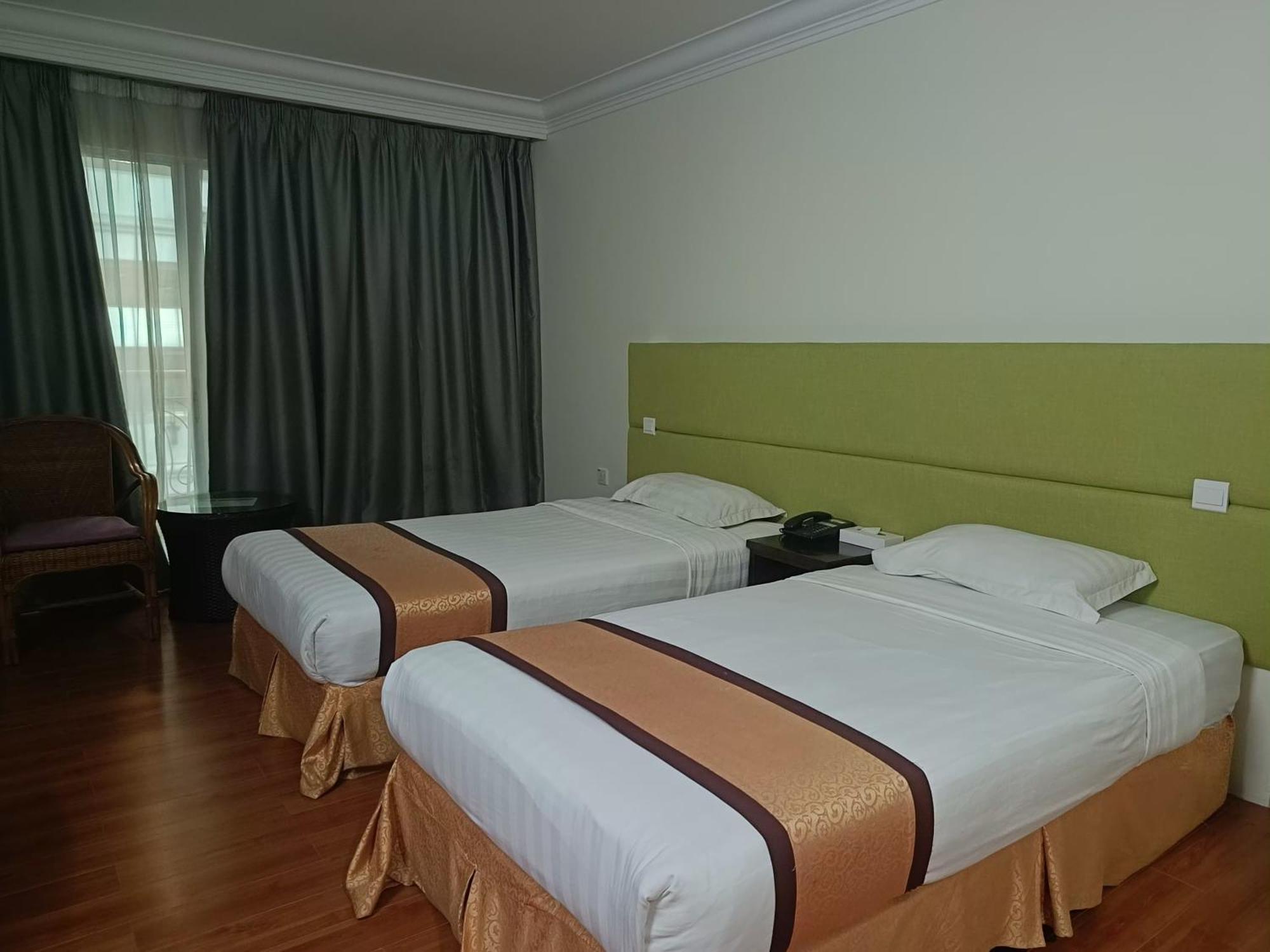 Td Plaza Hotel Kota Kinabalu Exterior photo