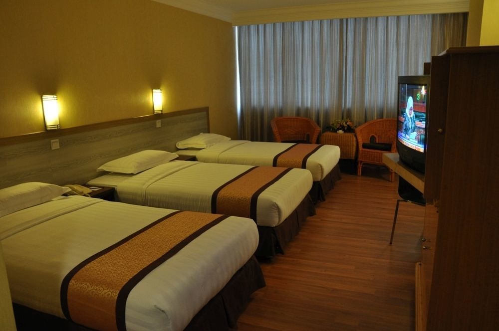 Td Plaza Hotel Kota Kinabalu Exterior photo