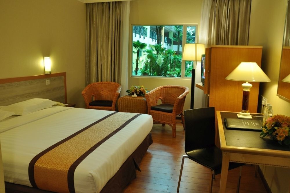 Td Plaza Hotel Kota Kinabalu Exterior photo