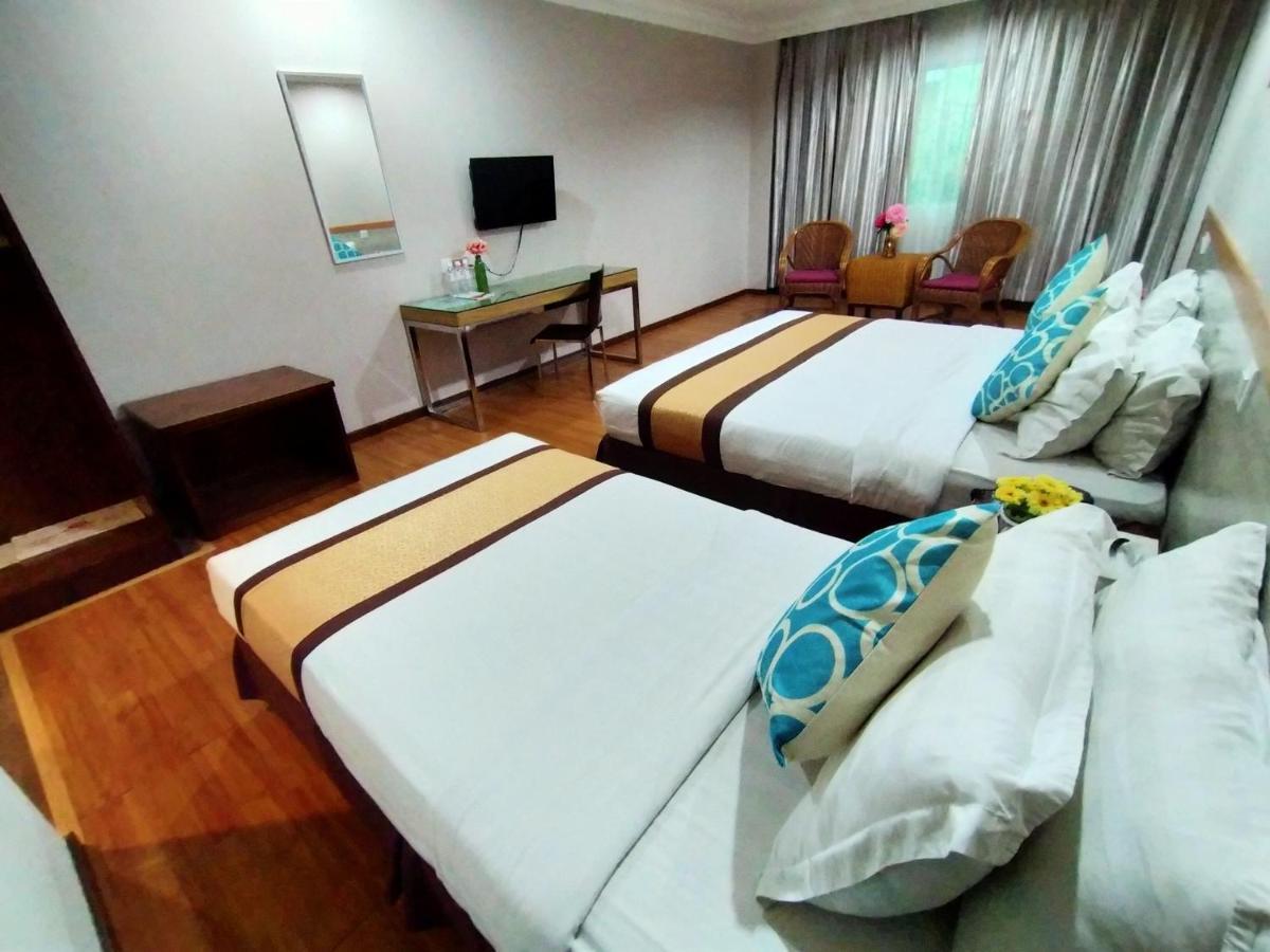 Td Plaza Hotel Kota Kinabalu Exterior photo