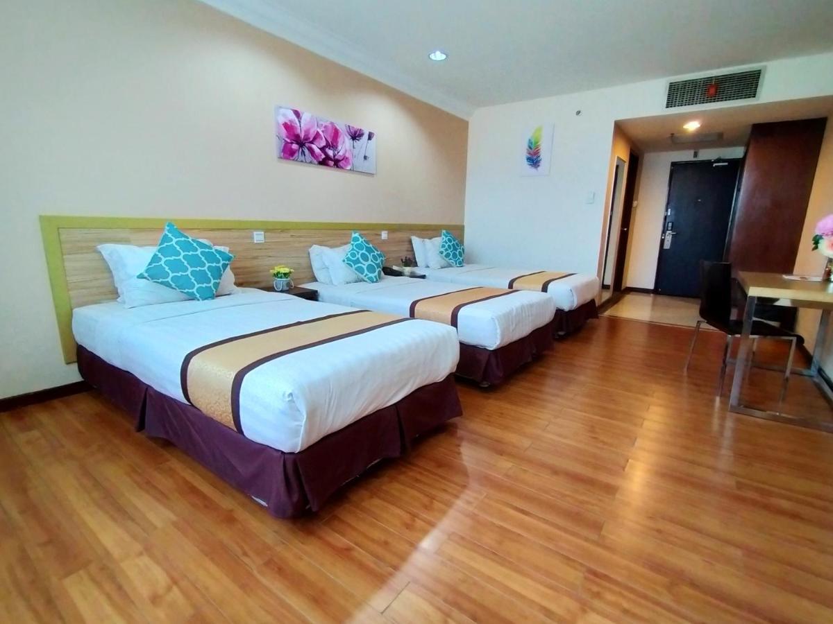 Td Plaza Hotel Kota Kinabalu Exterior photo