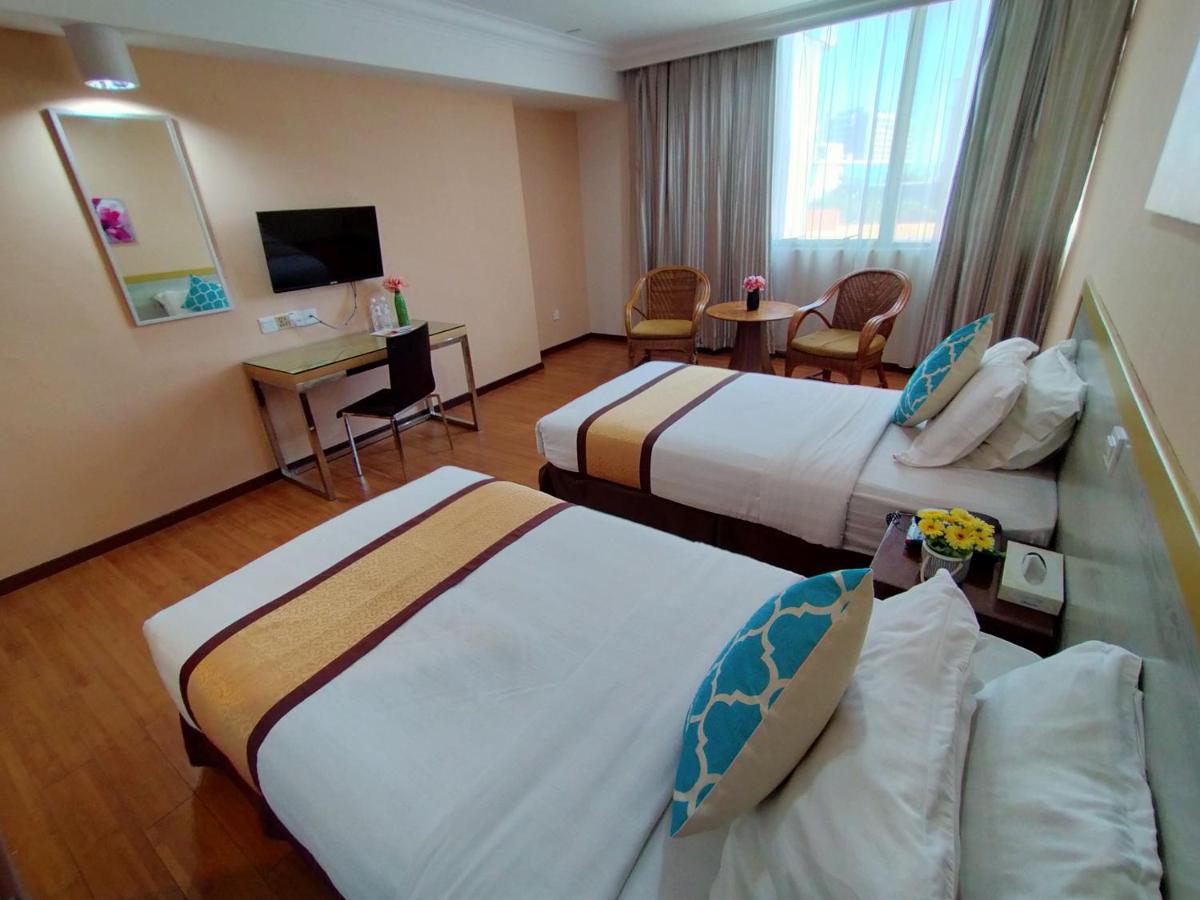 Td Plaza Hotel Kota Kinabalu Exterior photo